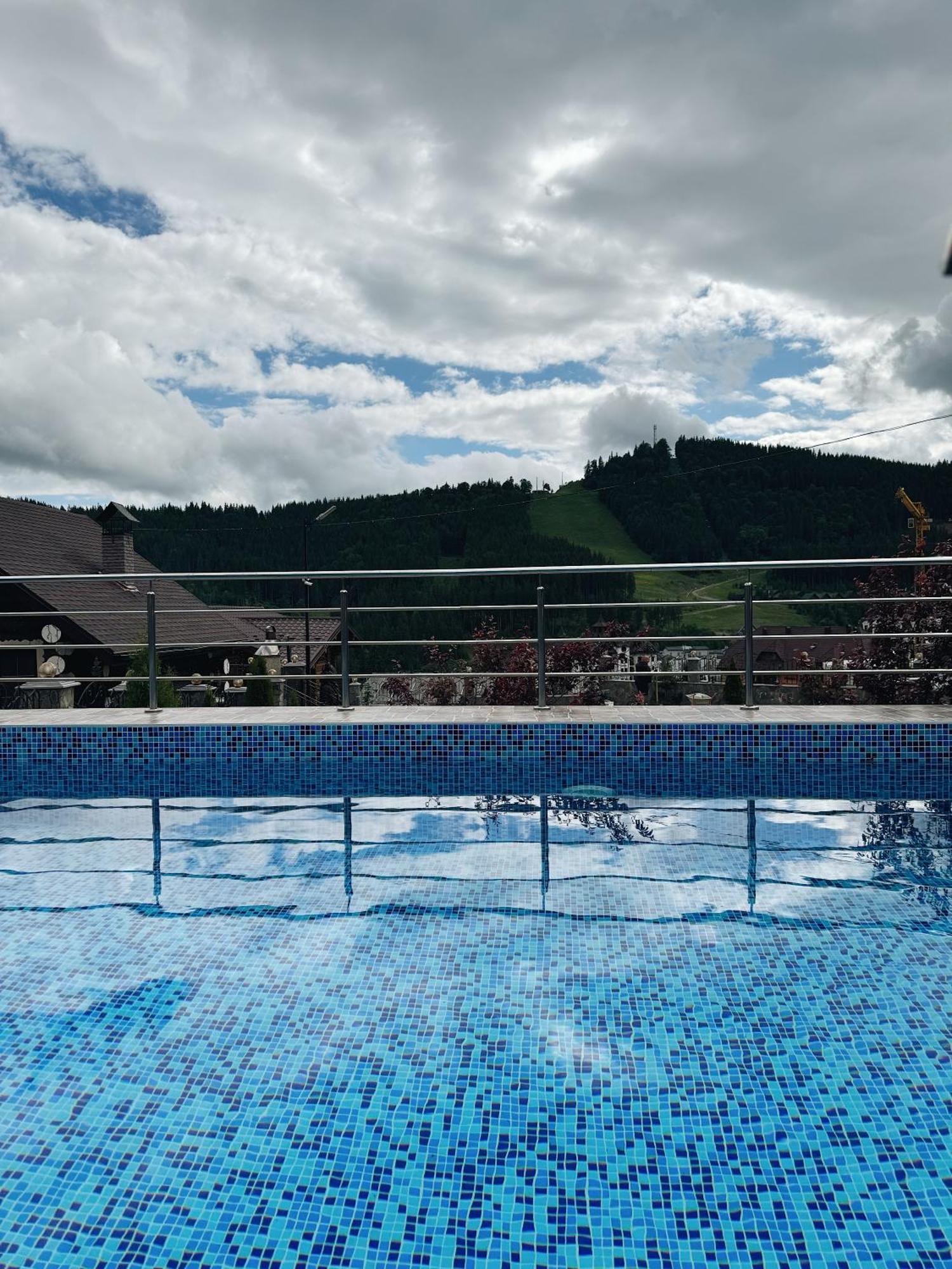 Viking Hotel Bukovel Ngoại thất bức ảnh
