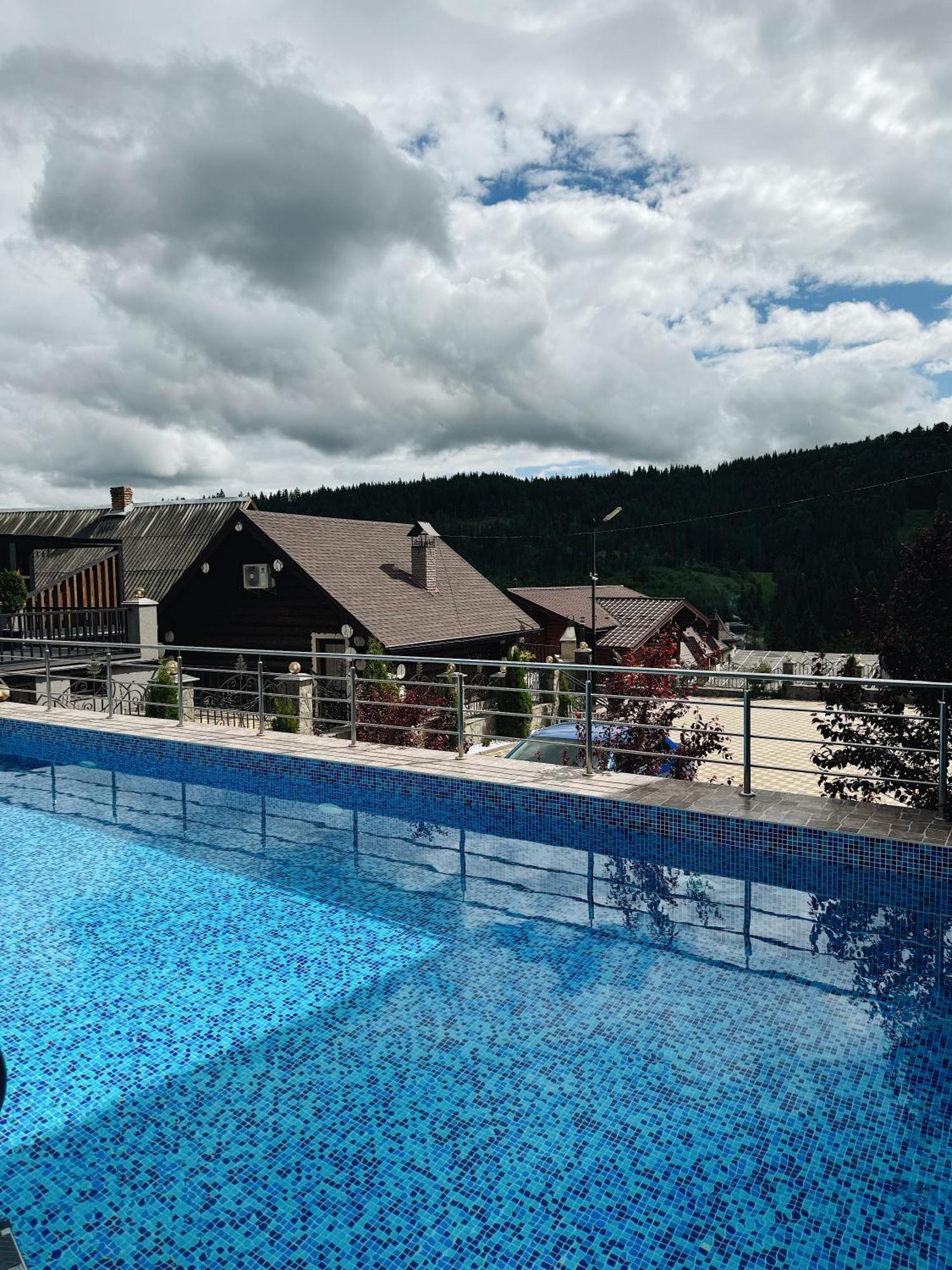 Viking Hotel Bukovel Ngoại thất bức ảnh